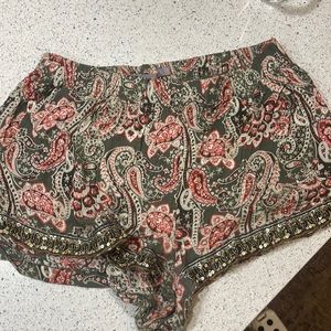 Paisley shorts with beading